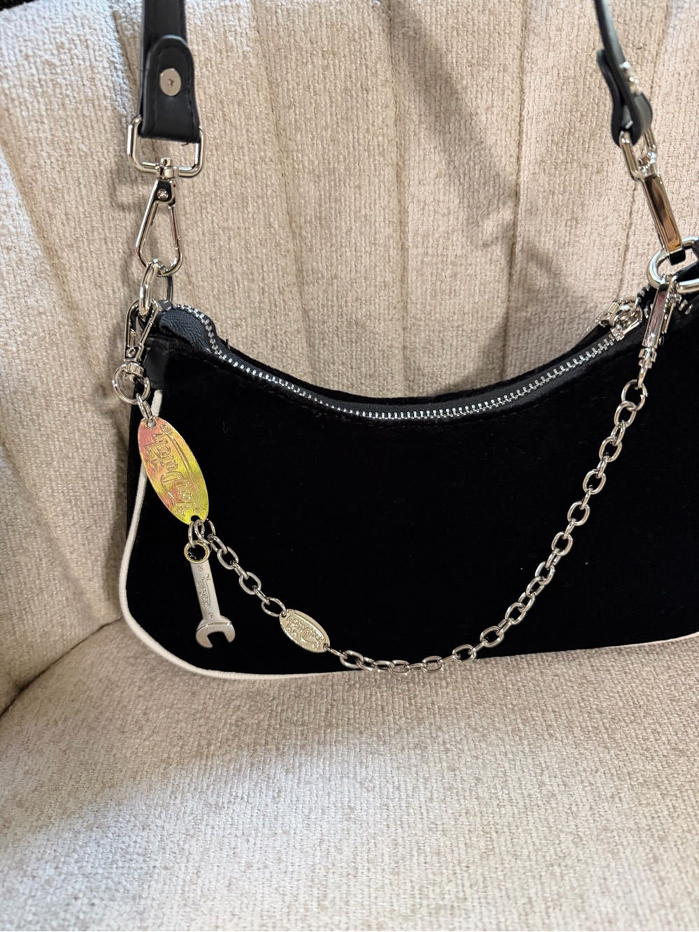 Von Dutch Black Velvet Mini Shoulder Bag with White Trim - Picture 6 of 8